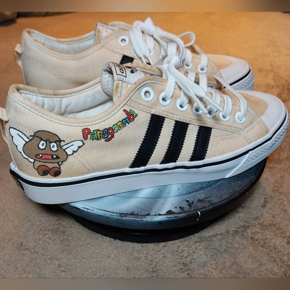 Addidas, custom Goomba, paragoomba (mario bros) - Picture 2 of 2